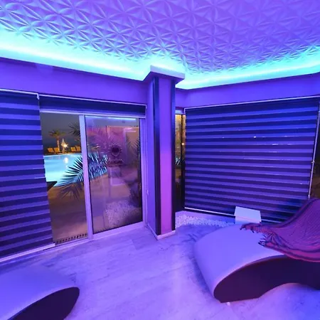 Anitas Hotel 3*